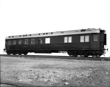 Speisewagen WR 6ü, Nr. 0816, 6-achsig, Teakholzaufbau, mit Aufschrift: Deutsche Eisenbahn-Speisewagen-Gesellschaft, 1914